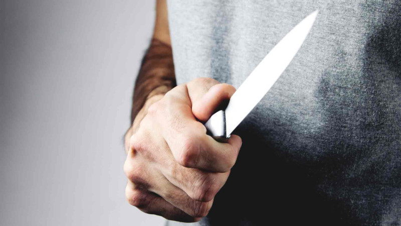 Bakıda avtoservisin qarşısında 36 yaşlı kişi bıçaqlanıb