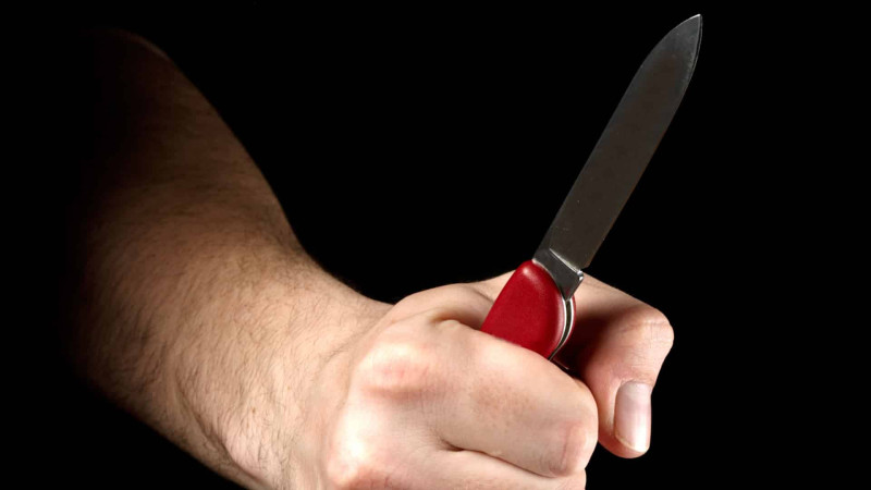 Nərimanovda 43 yaşlı kişi bıçaqlanıb