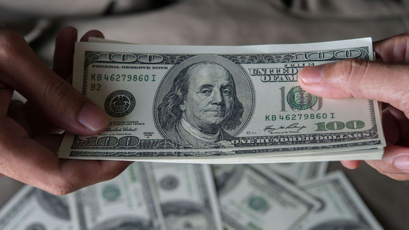 Bakıda əcnəbi vətəndaşlar saxta dollar istifadə etmək istəyiblər