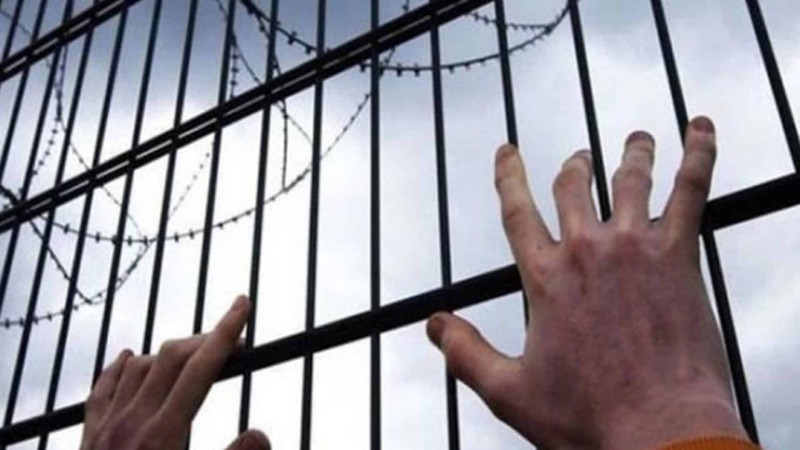 Bakıda gənclərə narkotik satan məhkum dünyasını dəyişib