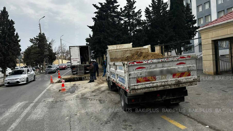 Səbail rayonunda magistral su xəttində təmir işləri aparılır