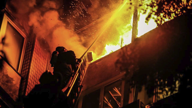 Xəzər rayonunda yaşayış evində yanğın baş verib