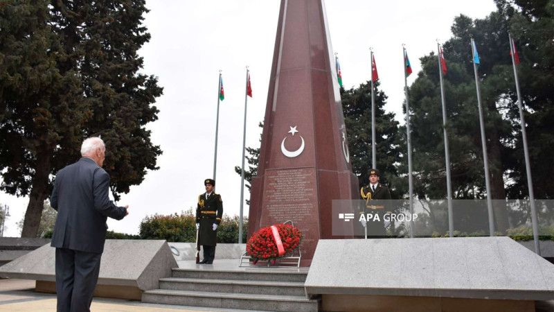 Bakıda Türk Şəhidliyi ziyarət olunub