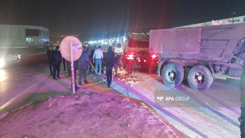 Lökbatan yolunda “KamAZ” aşıb
