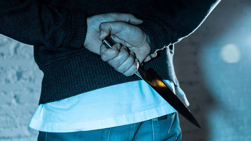 Bakıda 14 yaşlı yeniyetməni bıçaqla hədələyən şəxs tutulub