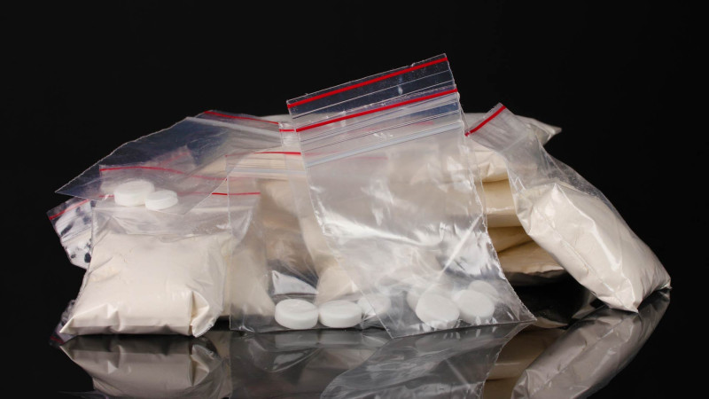 Sabunçu rayonunda kişidən heroin və metamfetamin götürülüb