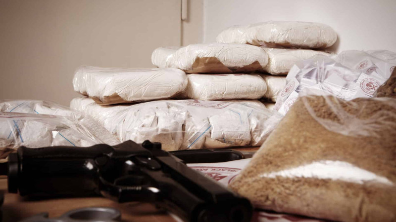 Şəhər sakinin üzərində “Makarov”, patronlar və metamfetamin aşkarlanıb