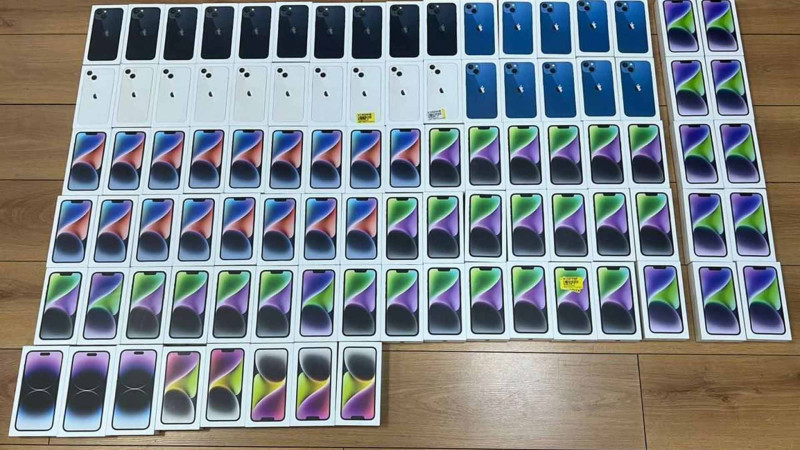 Şarjah-Bakı reysinin sərnişini ölkəyə 93 ədəd “İphone” gətirmək istəyib