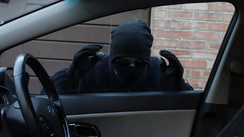 Xətai və Nərimanovda avtomobilləri qarət edən şəxs saxlanılıb