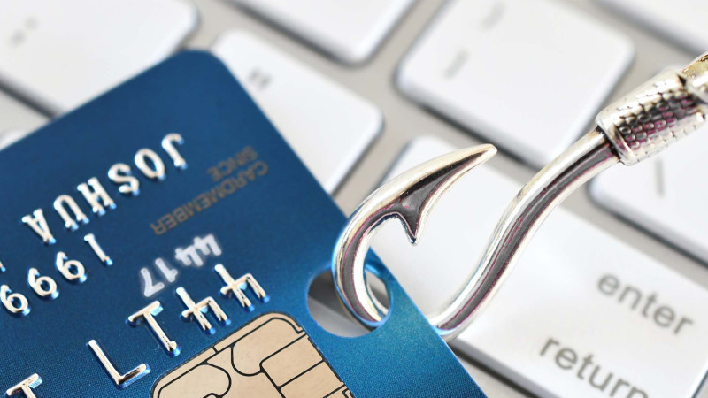 Bakıda bank hesabından oğurluq edilib