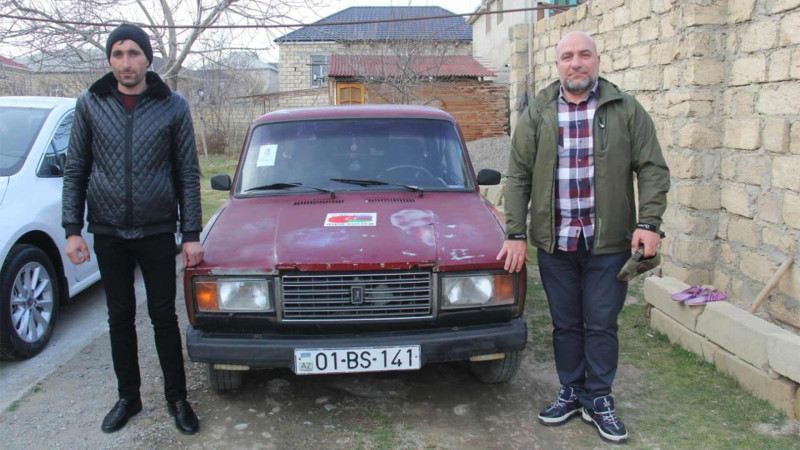 Qırmızı avtomobillə Türkiyə üçün humanitar yardım daşıyan Sərvər Bəşirliyə ev bağışlanacaq