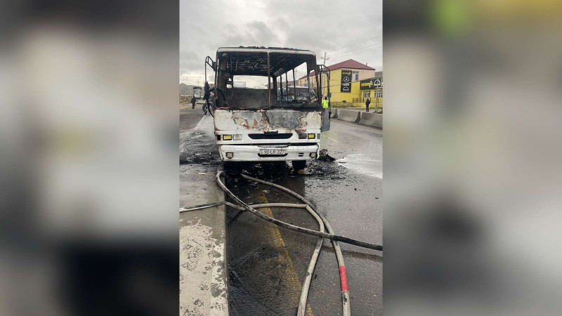 Xocəsən-Sədərək yolunda sərnişin avtobusu yanıb