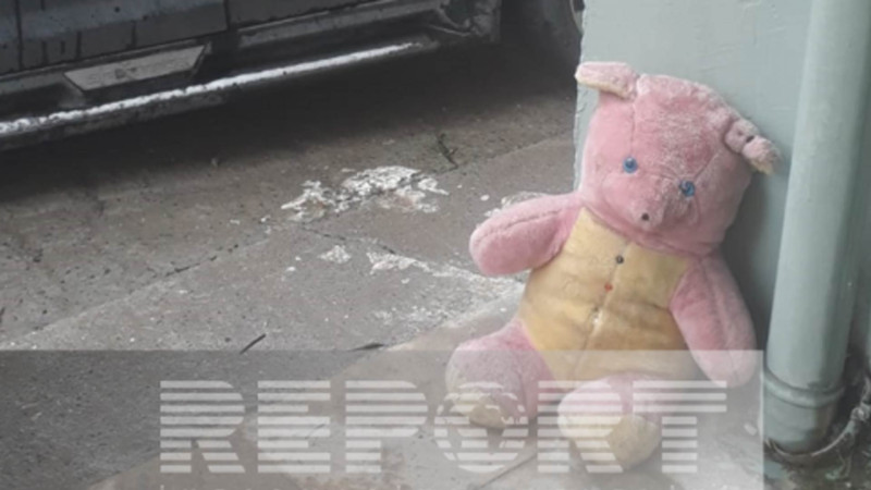 Babək prospektində iki avtomobil toqquşub: körpə xəsarət alıb