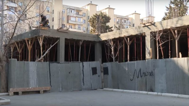 Bakıda uşaq meydançasının yerində obyekt tikilir