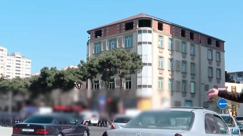 “Şamaxinka”da binanın üzərinə əlavə mərtəbə tikilib