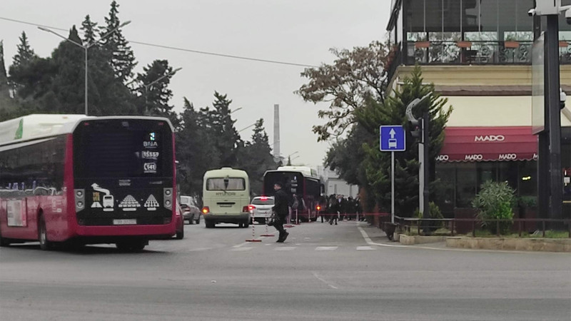 Nərimanov rayonunda avtobus zolağı restoran tərəfindən zəbt olunub-YENİLƏNİB