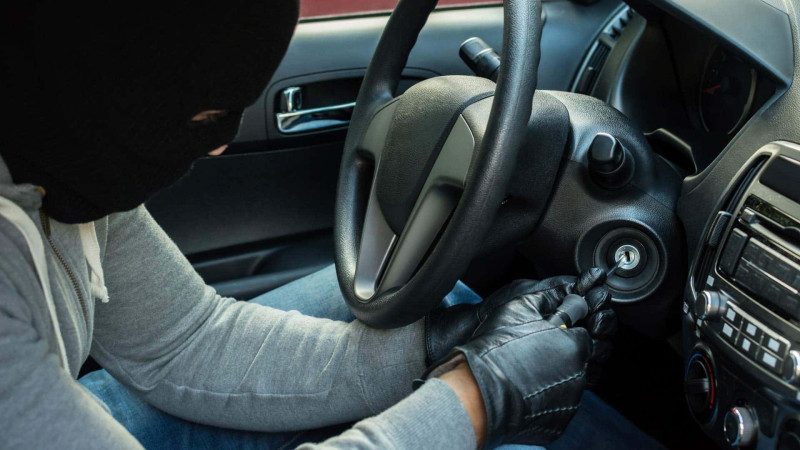 Xətai rayonunda avtomobil qaçırılıb