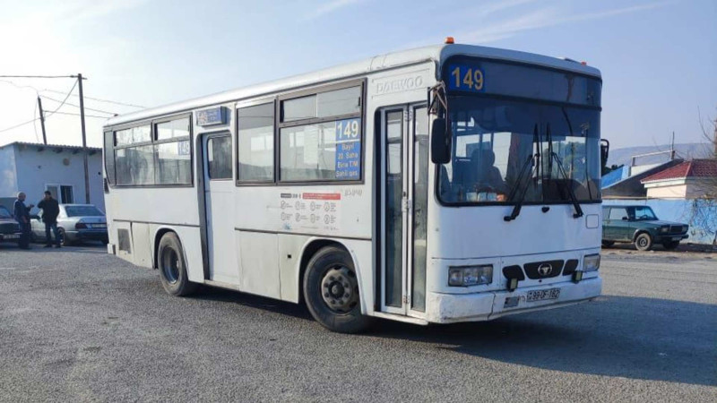 Sahil qəsəbəsinin sakinləri avtobussuz qalıblar
