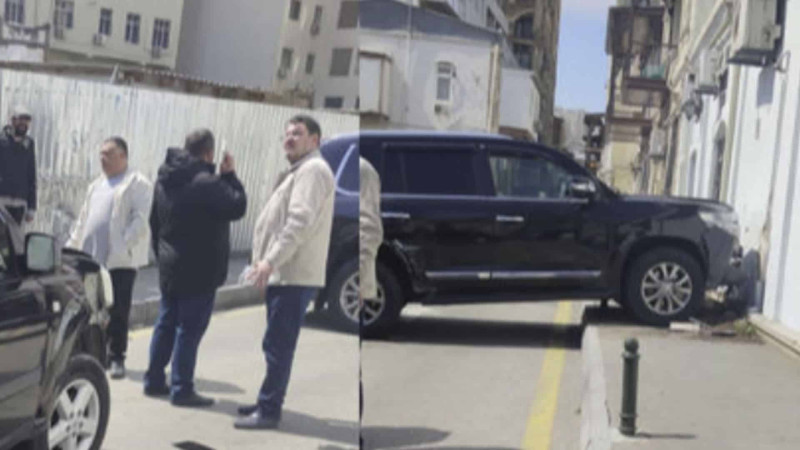 Bakının mərkəzində iki avtomobil toqquşub