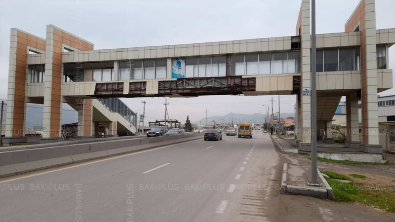 Xocəsəndə təhlükə saçan piyada keçidi bağlanıb