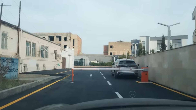 Buzovnada quraşdırılan şlaqbaum sökülüb - YENİLƏNİB