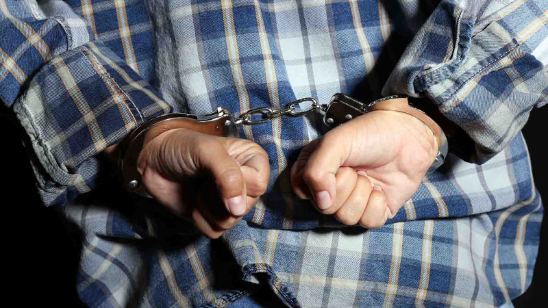 Buzovnada evi yandırmaqda şübhəli bilinən kişi saxlanılıb