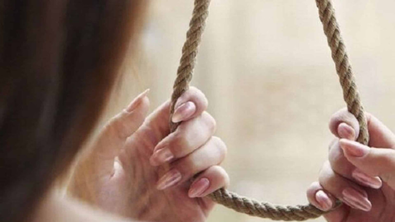 Sabunçuda 20 yaşlı qız intihar edib
