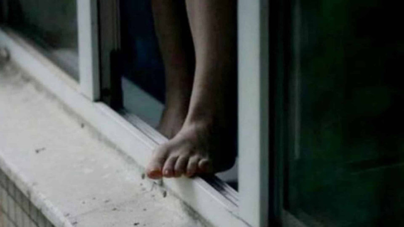 Xətai rayonunda qadın intihar edib