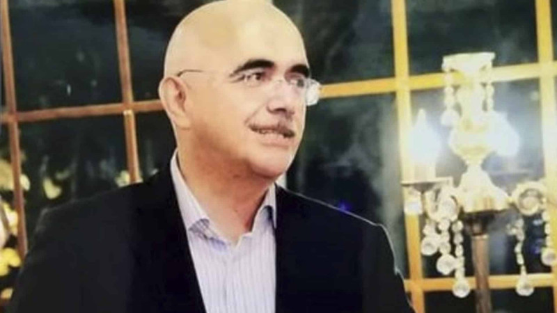 Bakıda iş adamı məmurun avtomobilinə hücum edib