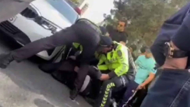 Bakıda sürücü avtomobili piyadaların üzərinə sürüb