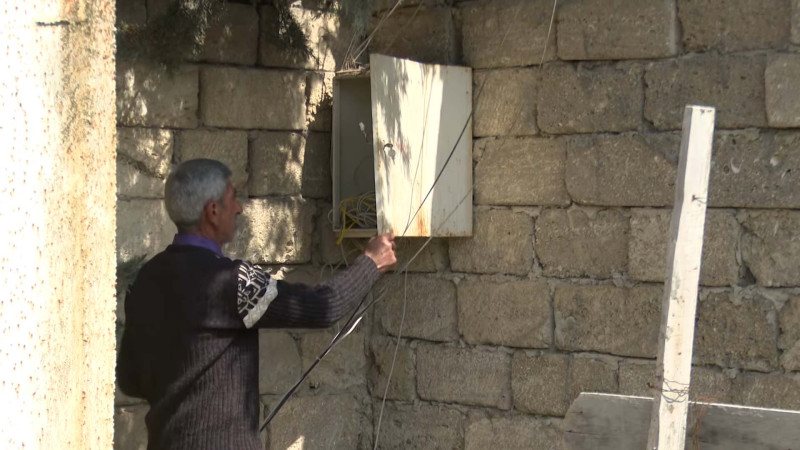 Türkan qəsəbəsində 2 ildir işləyən interneti söküblər