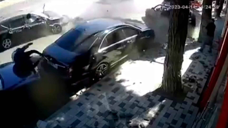 Maştağa qəsəbəsində ağır yol qəzası baş verib - VİDEO