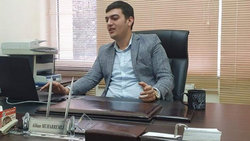 Qurum rəhbəri tələbəni hədələyərk ondan 20.000 ABŞ dolları istəyib