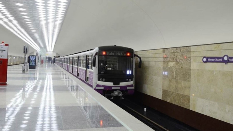 Bakıda metroya girmək istəyən sərxoş kişi cərimələnib