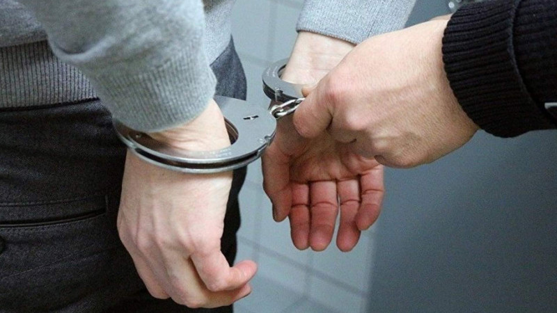 Xətai rayonunda yeniyetmələr adam döyərək oğurluq ediblər