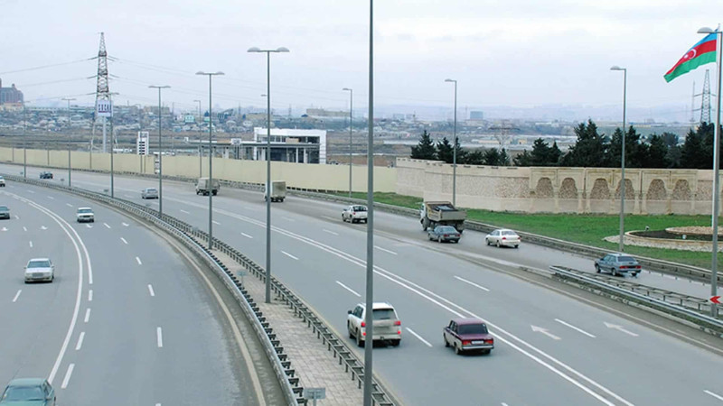 Bakının mərkəzində bağlanmış yollar açılıb
