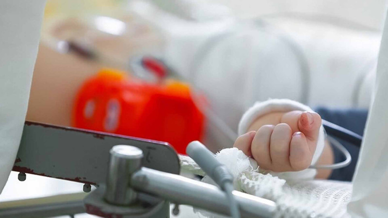 Bakıda yol qəzasında bir neçə aylıq körpə ağır xəsarət alıb