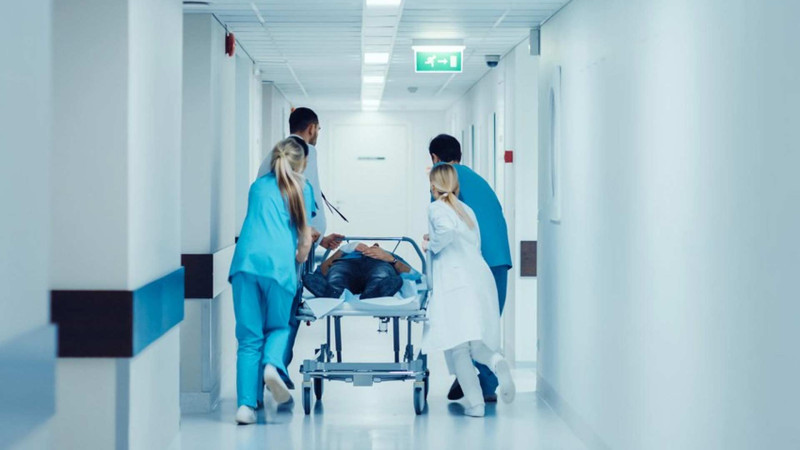 Xətai rayonunda avtomobil velosipedçini vurub