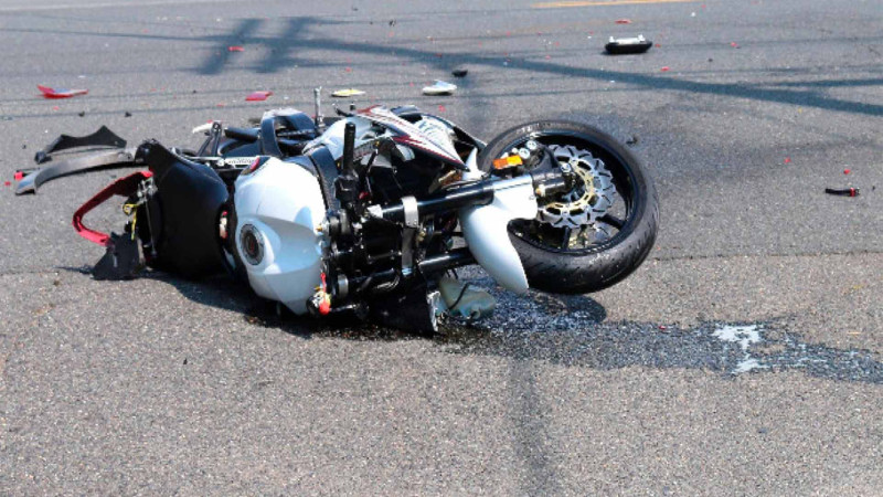 Xətai rayonunda gənc qız mopeddən yıxılıb və ölüb