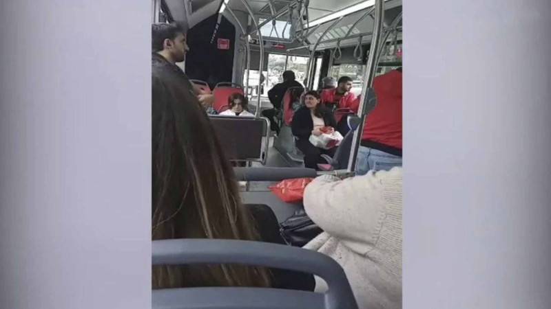 Bakıda avtobusda sürücü ilə sərnişin arasında qalmaqal yaşanıb - VİDEO