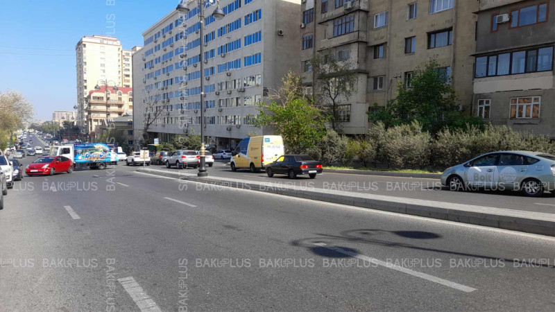 Yasamalın əbədi tıxacları: dönən avtomobillər 3 tac yaxınlığında daim tıxac yaradır