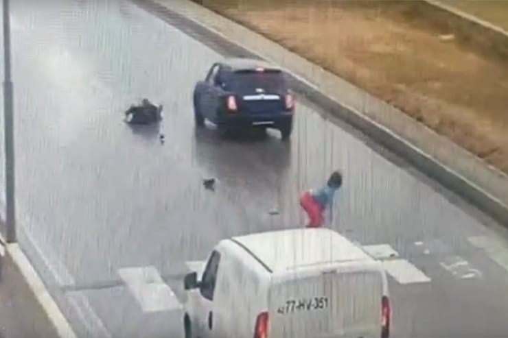 Bakı-Şamaxı yolunda avtomobil yerüstü piyada keçidində uşağı və anasını vurub