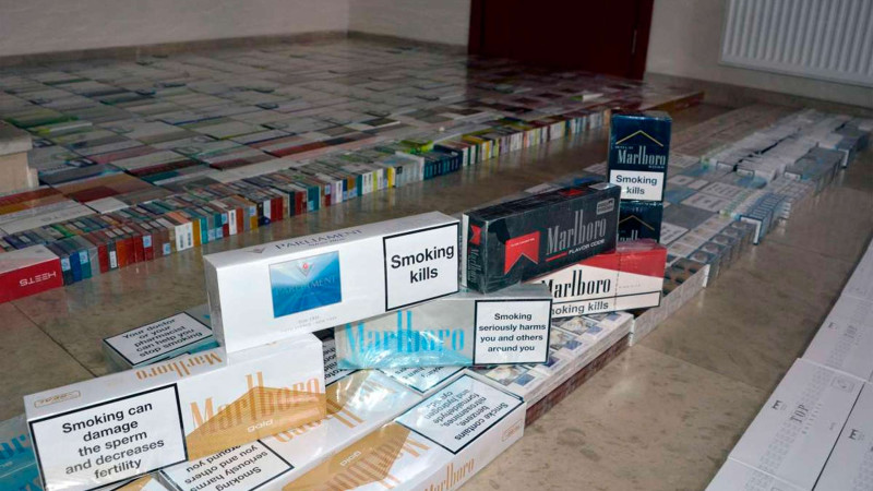 Bakıda gömrükçülər 10 minə yaxın siqaret qutusu ələ keçiriblər