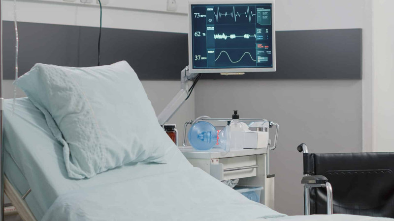 Xəzərdə avtomobilin vurduğu qadın xəstəxanada dünyasını dəyişdi