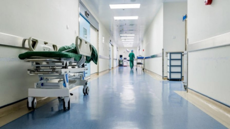 Bakıda özəl klinikada xəstə gözləmə zalında ölüb