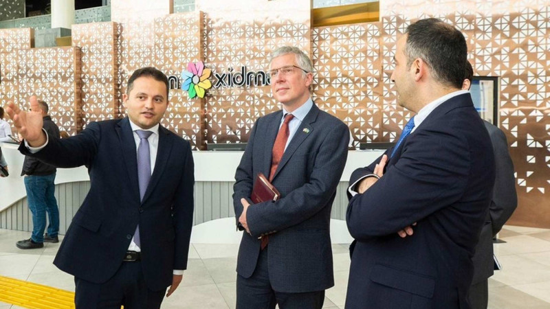 Britaniya səfiri “ASAN xidmət”ə gəlib