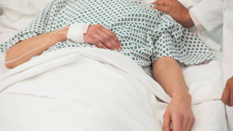 53 yaşlı qadın yol qəzasında xəsarət alıb