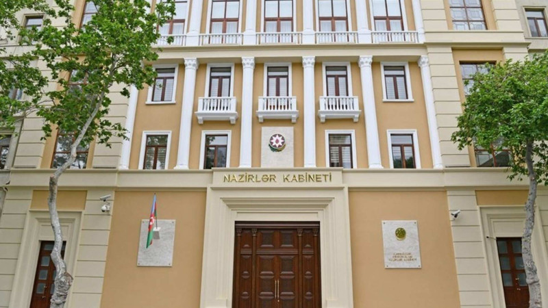 Nazirlər Kabinetinin qarşısında yeni barelyefin açılışı olub