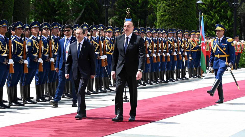 İsrail Prezidenti Bakıya gəlib