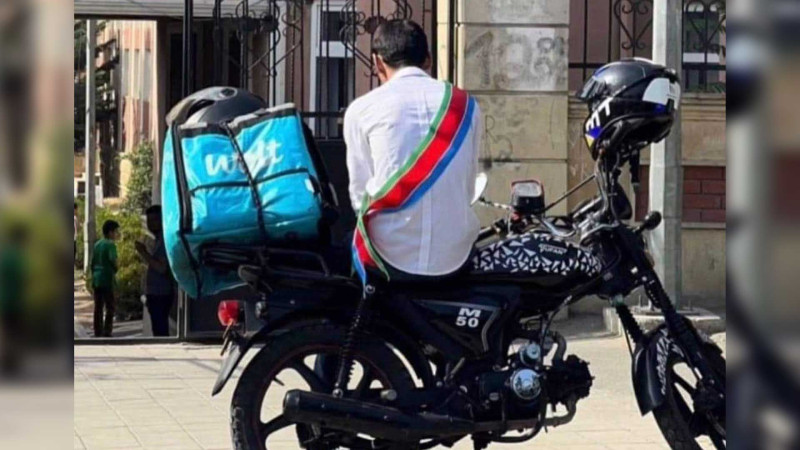 “Günun fotosu”ndakı məzun kimdir?